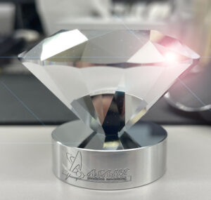 ダイヤカット正面